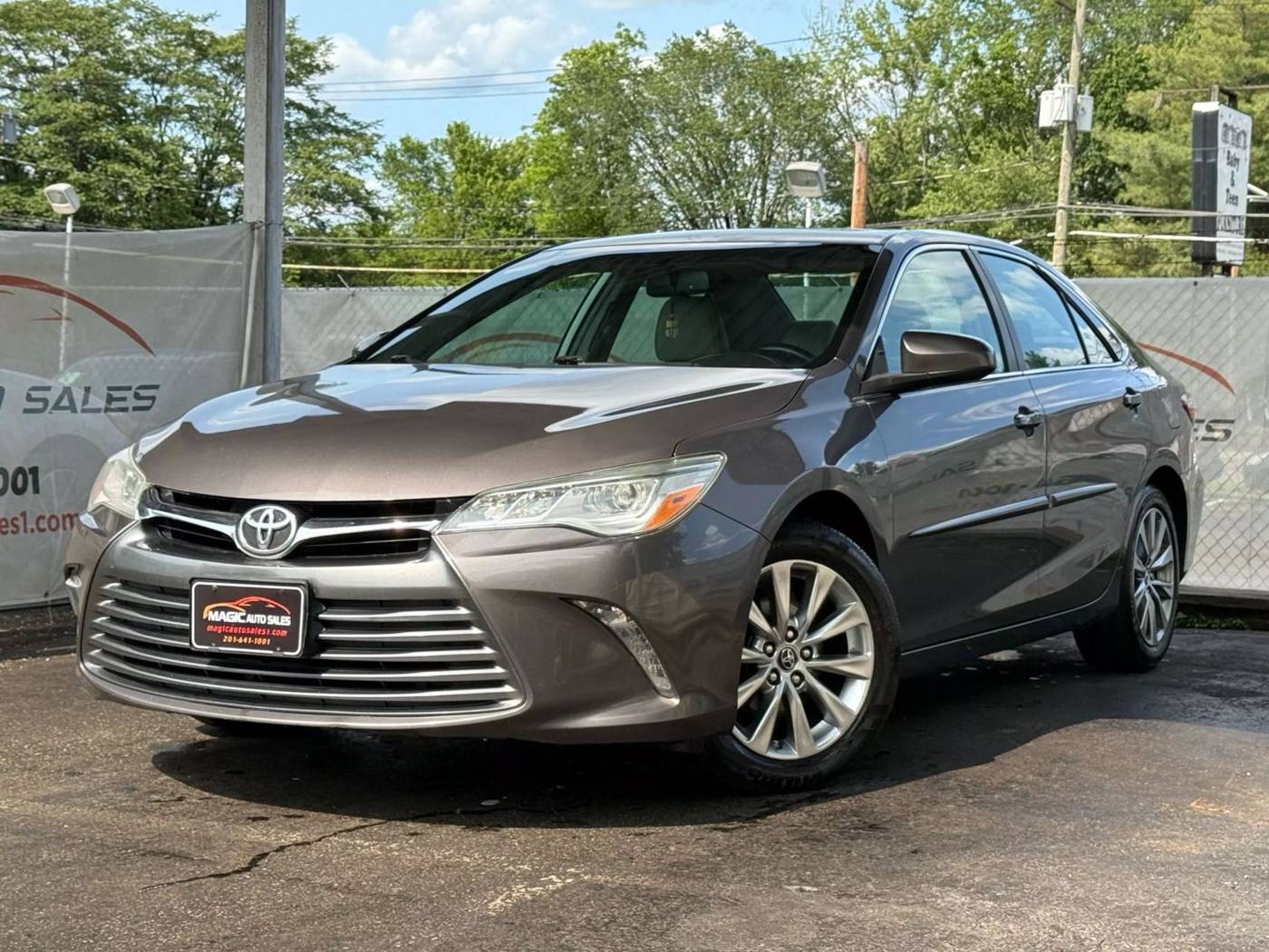 2016 Toyota Camry XLE V6 — Sedan — 105,903 mi — Little Ferry, NJ