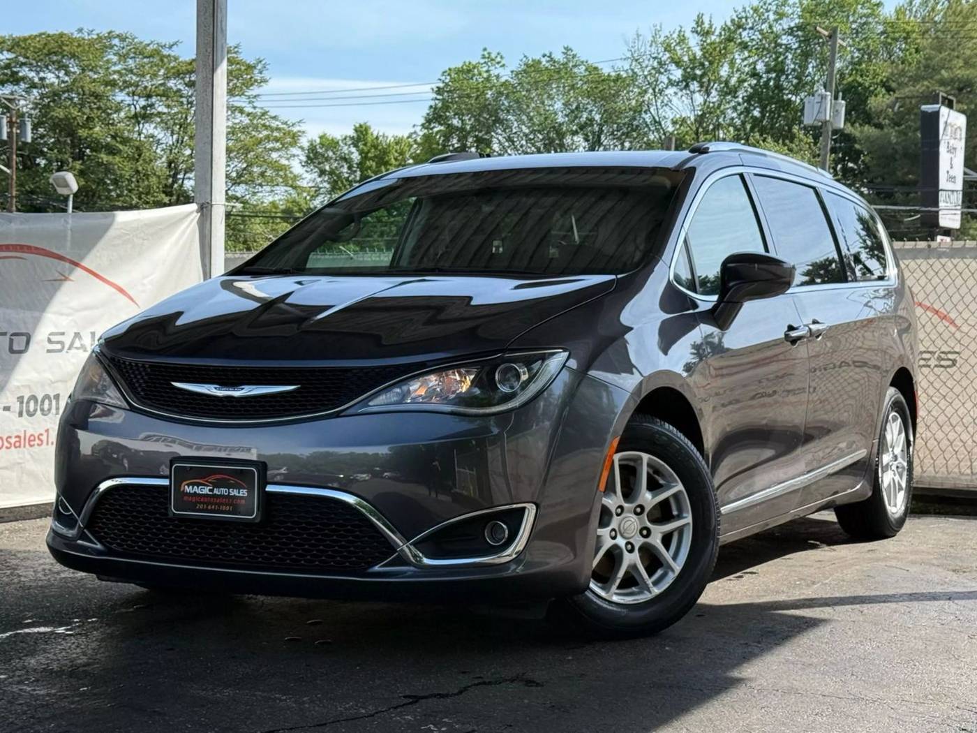 2020 Chrysler Pacifica Touring L — Minivan — 61,742 mi — Little Ferry, NJ