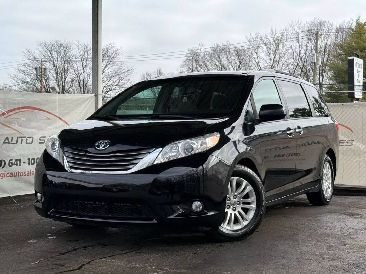 2015 Toyota Sienna XLE — Minivan — 140,522 mi — Little Ferry, NJ