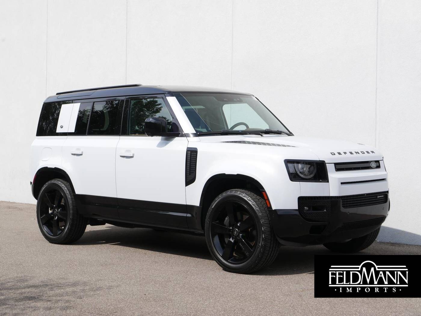 2023 Land Rover Defender X-Dynamic SE — SUV — 33,236 mi — Bloomington, MN