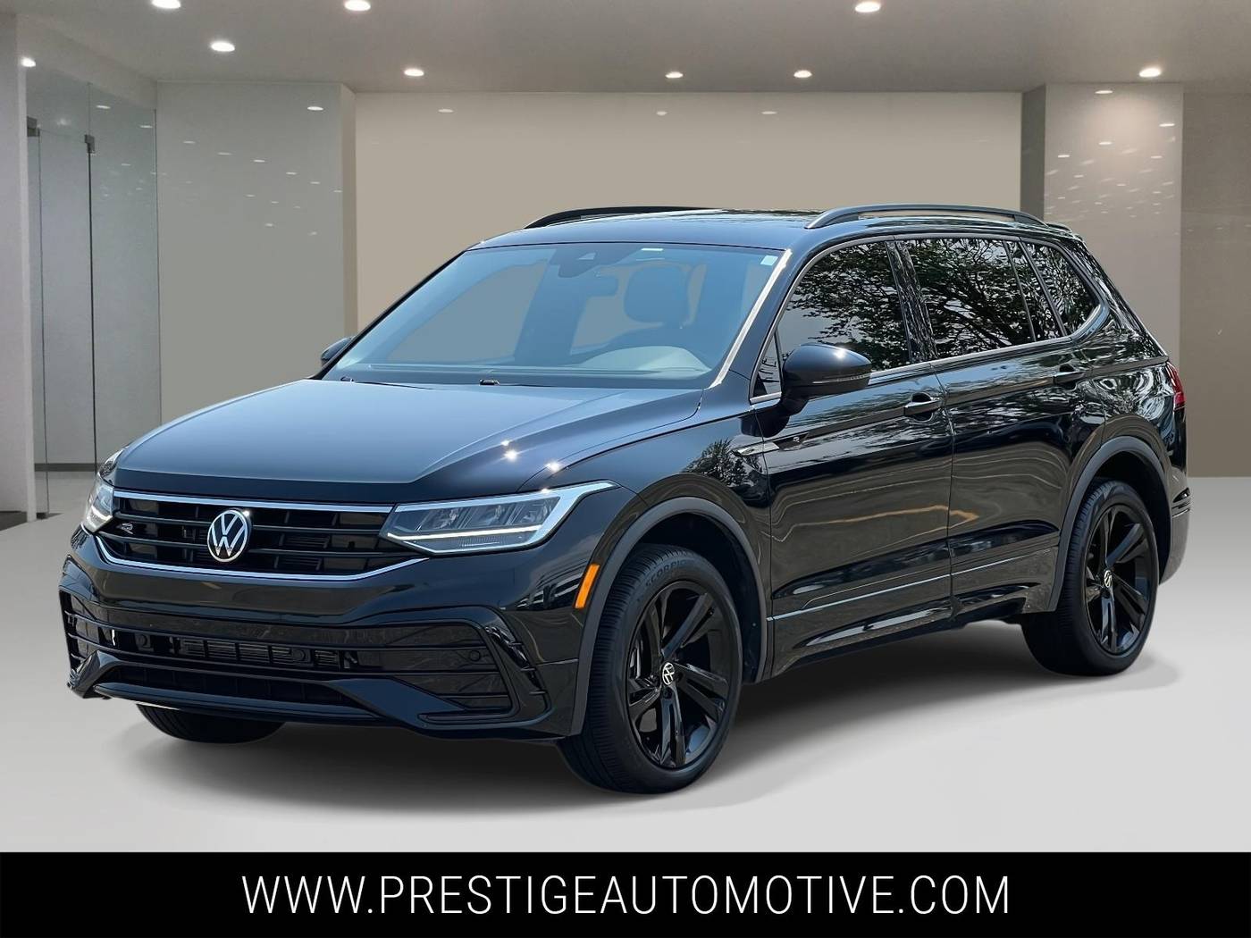 2023 Volkswagen Tiguan SE R-Line Black — SUV — 31,600 mi — ST. CLAIR SHORES, MI