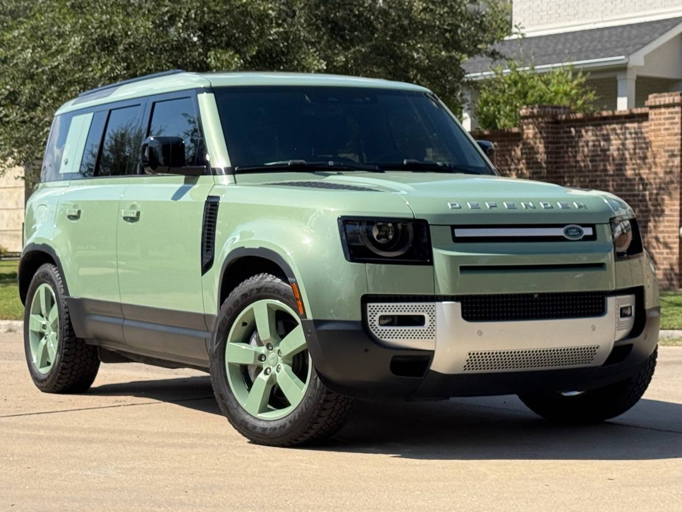 2023 Land Rover Defender 75th Edition — SUV — 15,295 mi — Houston, TX