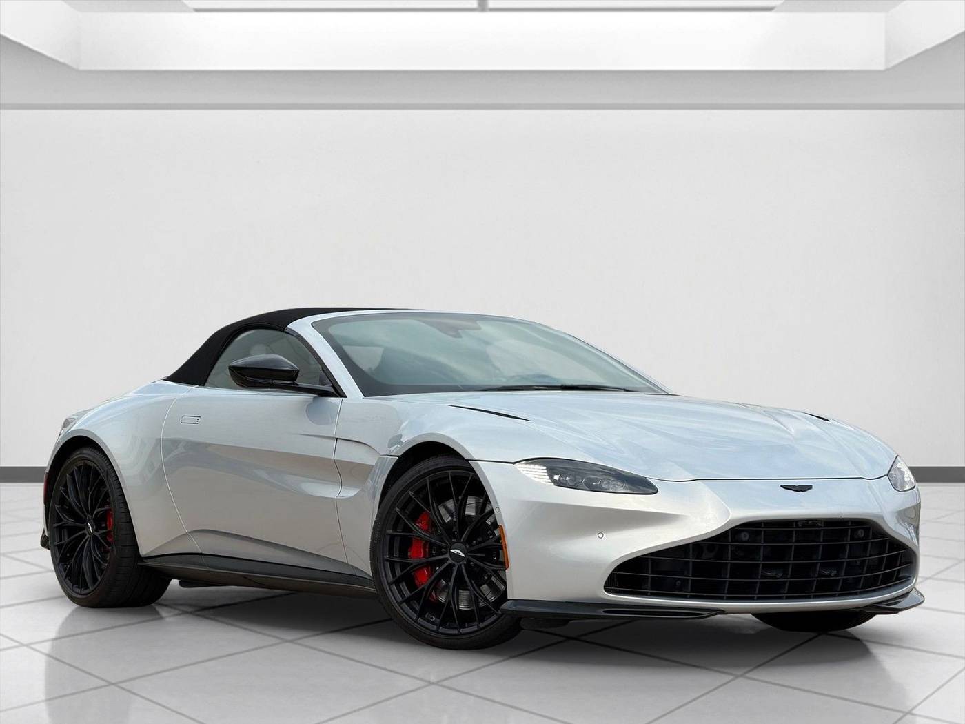 2022 Aston Martin Vantage Standard