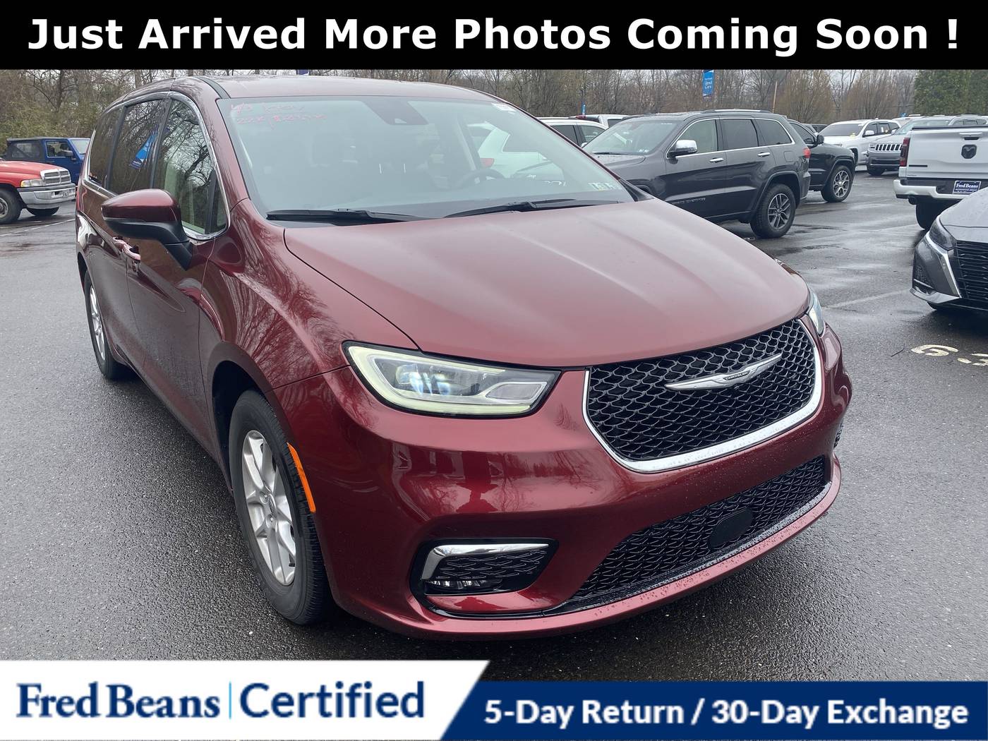 2023 Chrysler Pacifica Touring L — Minivan — 22,133 mi — Doylestown, PA