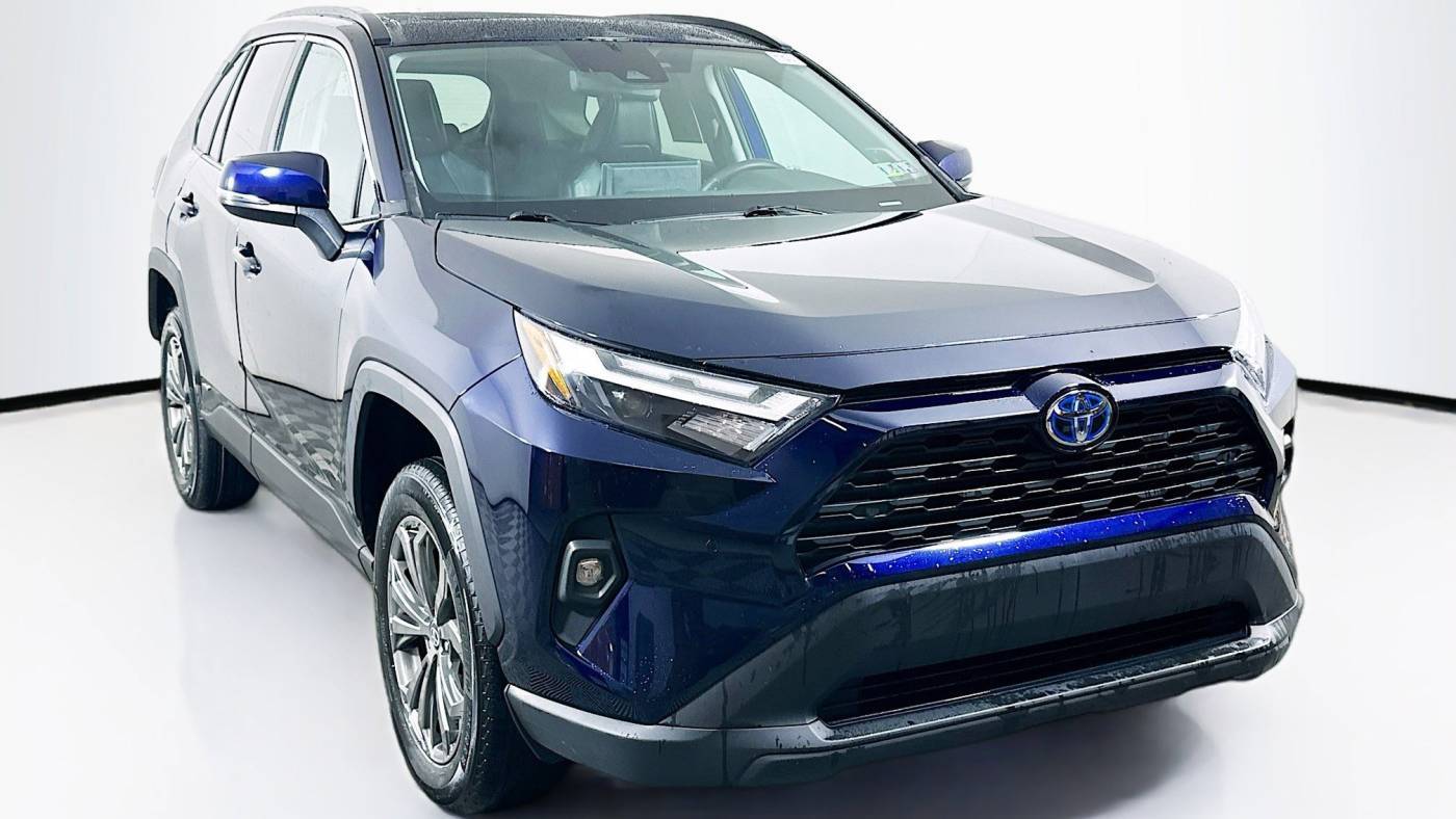 2022 Toyota RAV4 Hybrid XLE Premium — SUV — 32,925 mi — Doylestown, PA