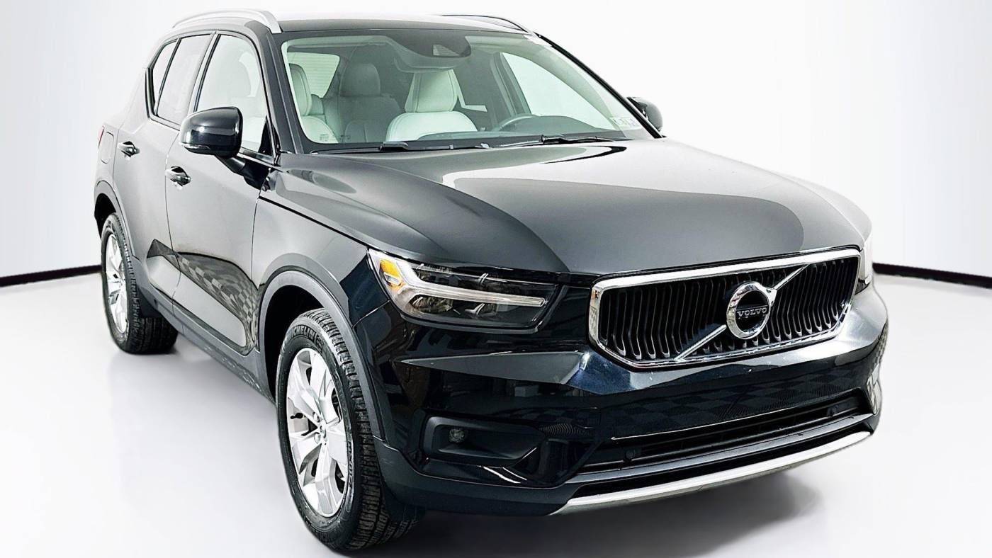 2021 Volvo XC40 Momentum — SUV — 27,882 mi — Doylestown, PA