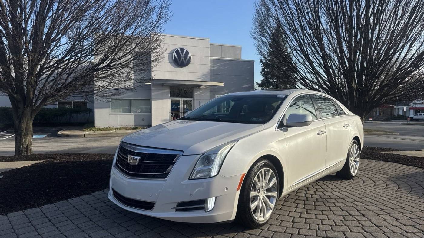 2016 Cadillac XTS Luxury Collection — Sedan — 85,587 mi — Devon, PA