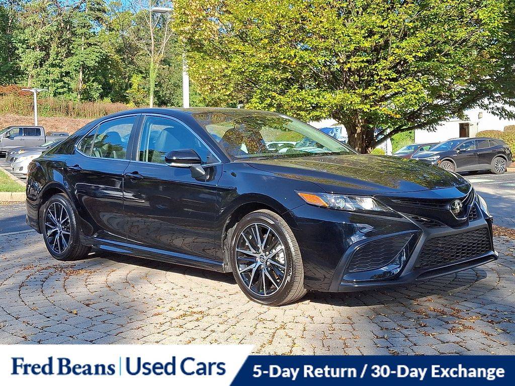 2023 Toyota Camry SE — Sedan — 6,110 mi — Devon, PA