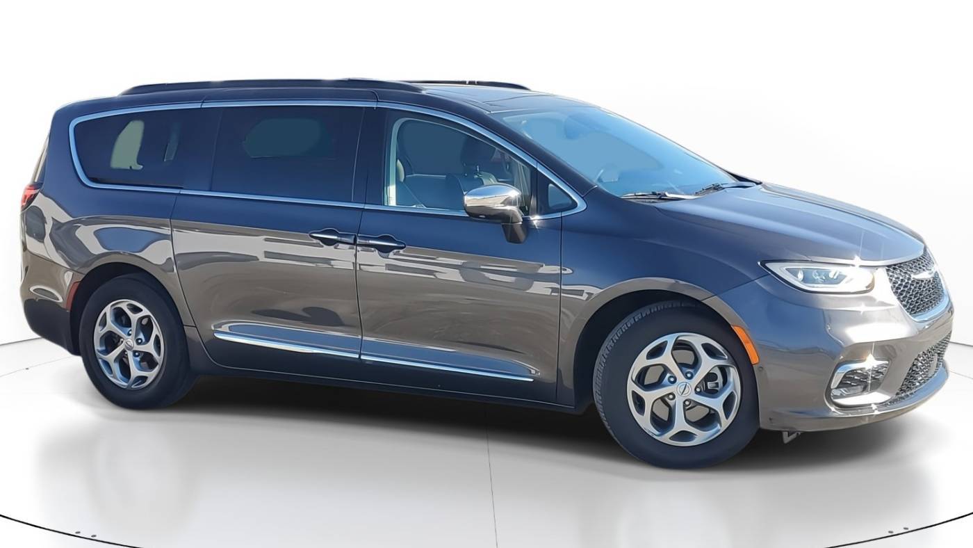 2022 Chrysler Pacifica Limited — Minivan — 64,970 mi — Joliet, IL