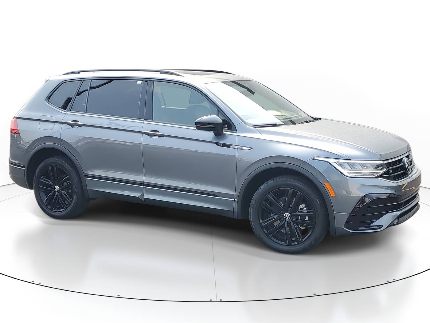 2022 Volkswagen Tiguan SE R-Line Black — SUV — 51,505 mi — Joliet, IL