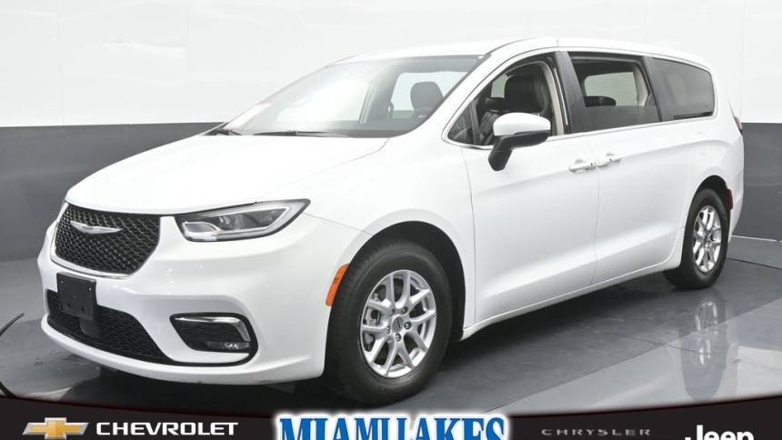2023 Chrysler Pacifica Touring L — Minivan — 73,112 mi — Miami Lakes, FL