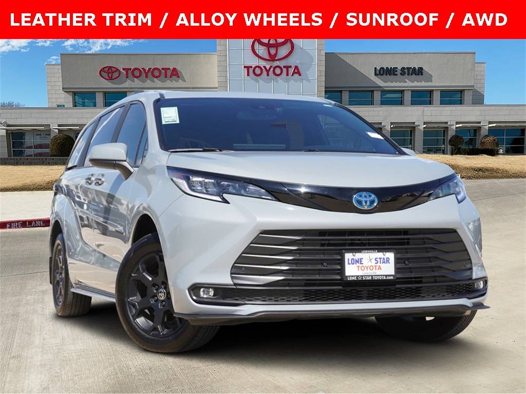 2025 Toyota Sienna Woodland Edition — Minivan — 9,879 mi — Lewisville, TX