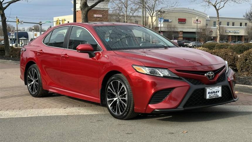 2019 Toyota Camry XLE — Sedan — 23,668 mi — Falls Church, VA