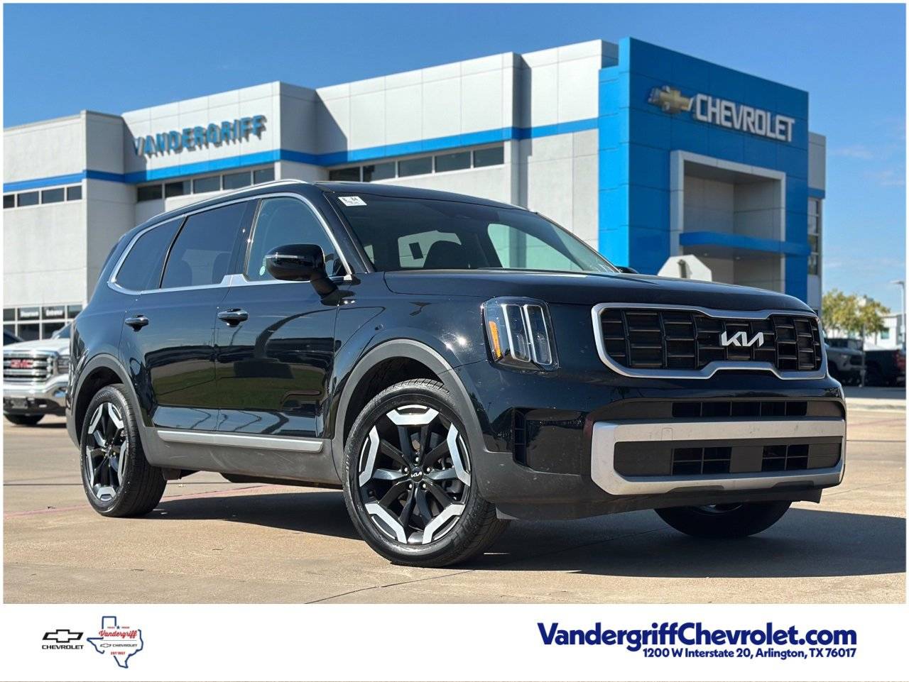 2025 Kia Telluride S — SUV — 32,600 mi — Arlington, TX