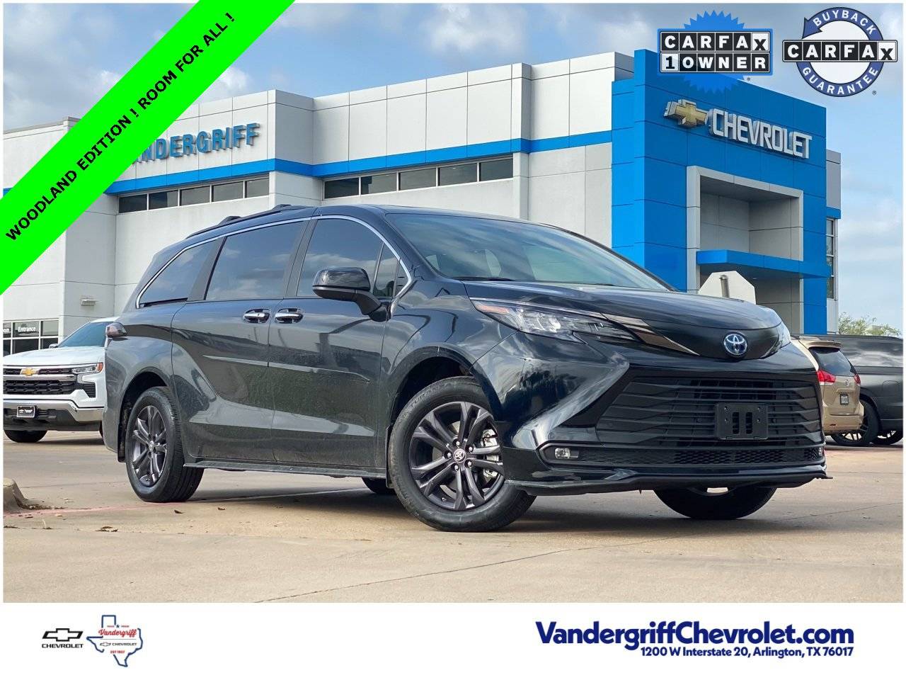 2024 Toyota Sienna LE — Minivan — 20,261 mi — Arlington, TX