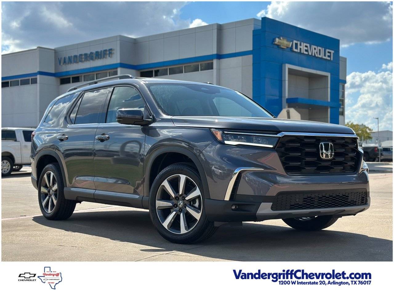 2025 Honda Pilot Touring — SUV — 42 mi — Arlington, TX