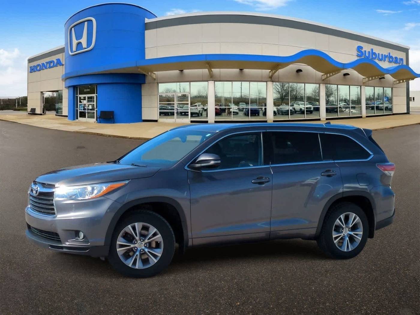 2015 Toyota Highlander XLE — SUV — 140,285 mi — Farmington Hills, MI