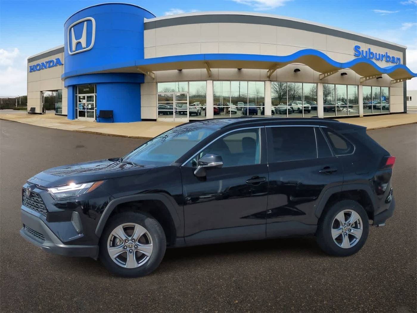 2023 Toyota RAV4 XLE — SUV — 25,227 mi — Farmington Hills, MI