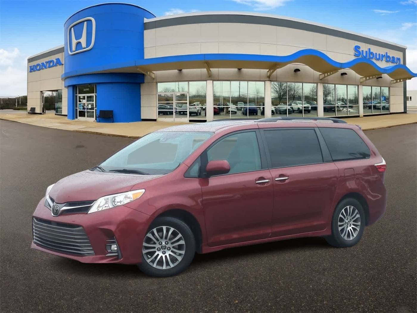 2018 Toyota Sienna XLE — Minivan — 90,100 mi — Farmington Hills, MI