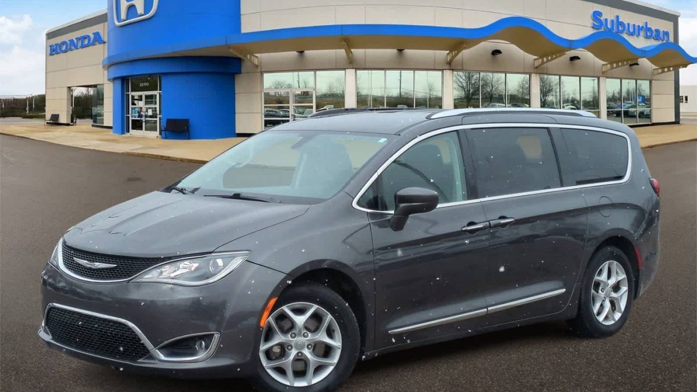 2018 Chrysler Pacifica Touring L — Minivan — 88,007 mi — Farmington Hills, MI