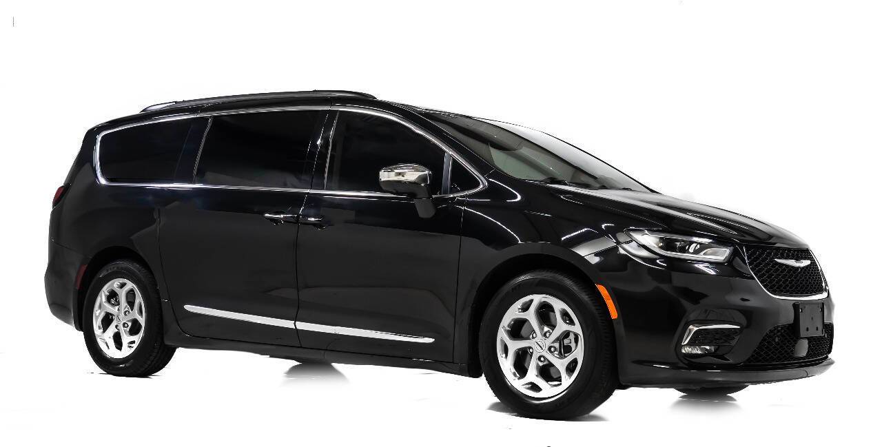 2022 Chrysler Pacifica Limited — Minivan — 48,469 mi — Houston, TX