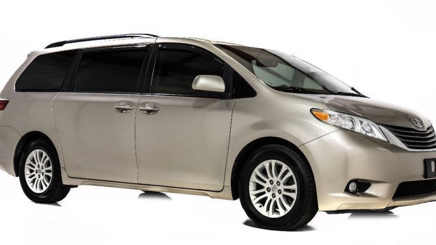 2017 Toyota Sienna XLE Premium — Minivan — 154,196 mi — Houston, TX
