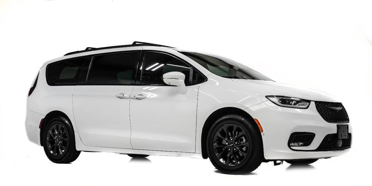 2021 Chrysler Pacifica Touring L — Minivan — 66,332 mi — Houston, TX