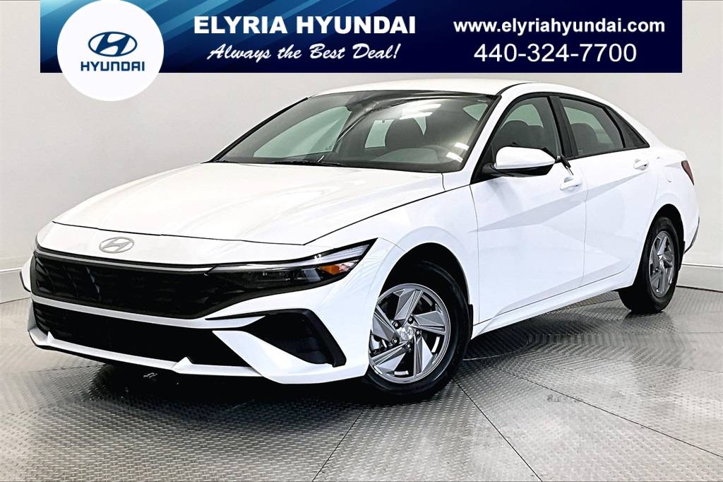 2025 Hyundai Elantra SE — Sedan — 4,032 mi — Elyria, OH