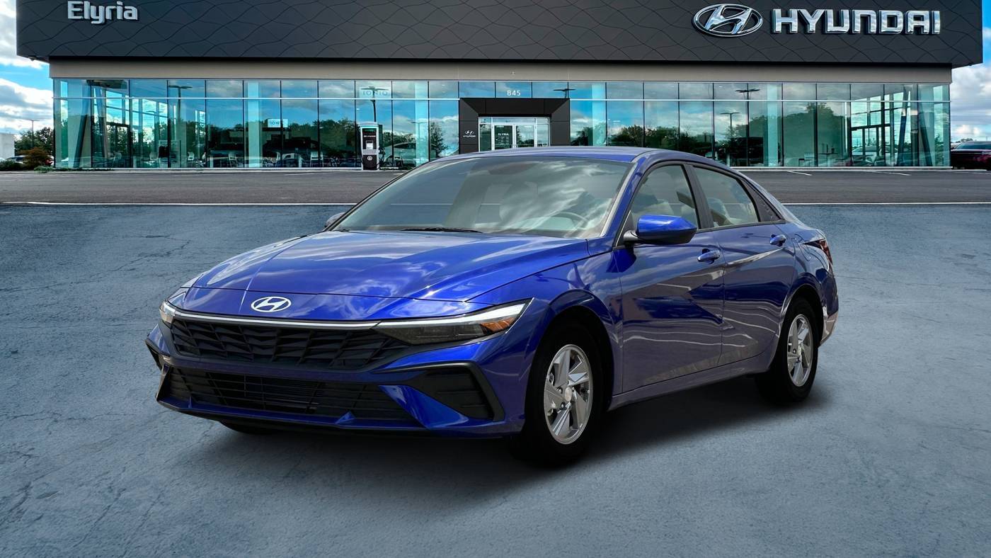 2025 Hyundai Elantra SE — Sedan — 3,200 mi — Elyria, OH