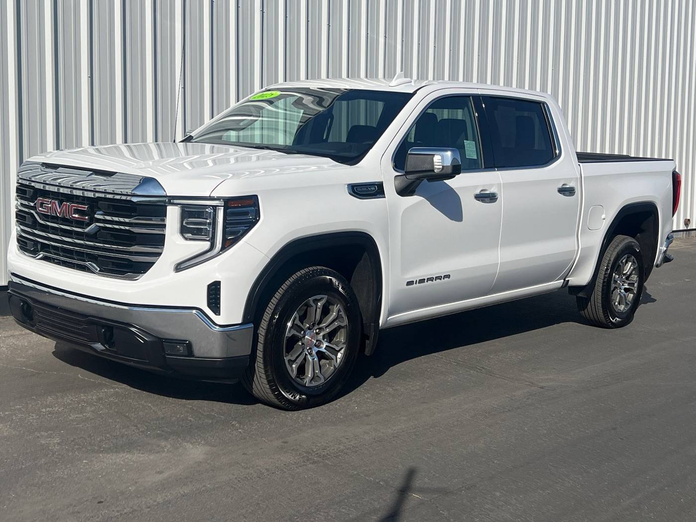 2025 GMC Sierra 1500 SLT — Pickup Truck — 19,094 mi — Bakersfield, CA
