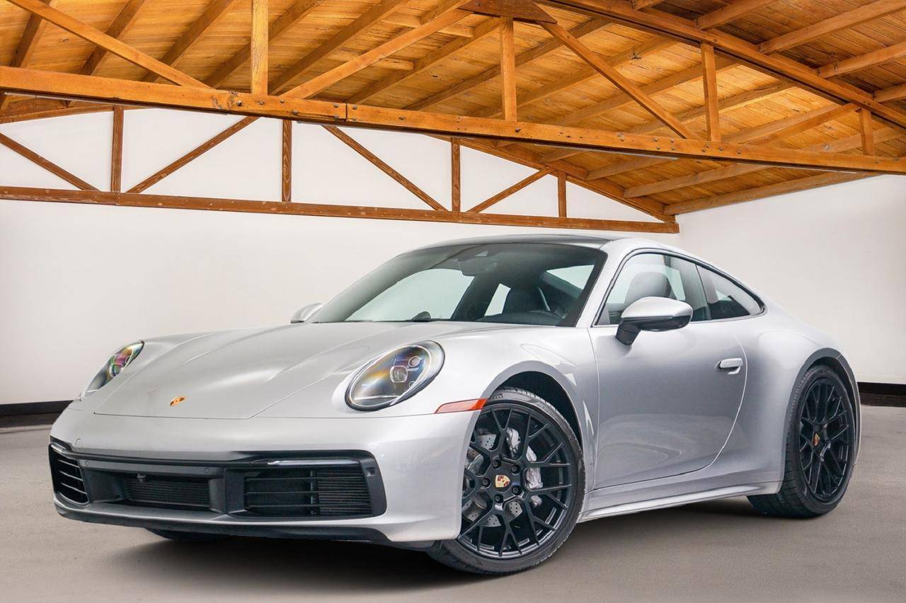 2022 Porsche 911 Carrera
