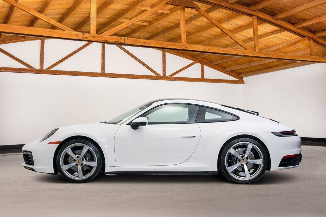 2020 Porsche 911 Carrera