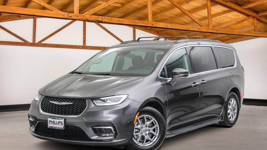 2021 Chrysler Pacifica Touring — Minivan — 28,895 mi — Newport Beach, CA