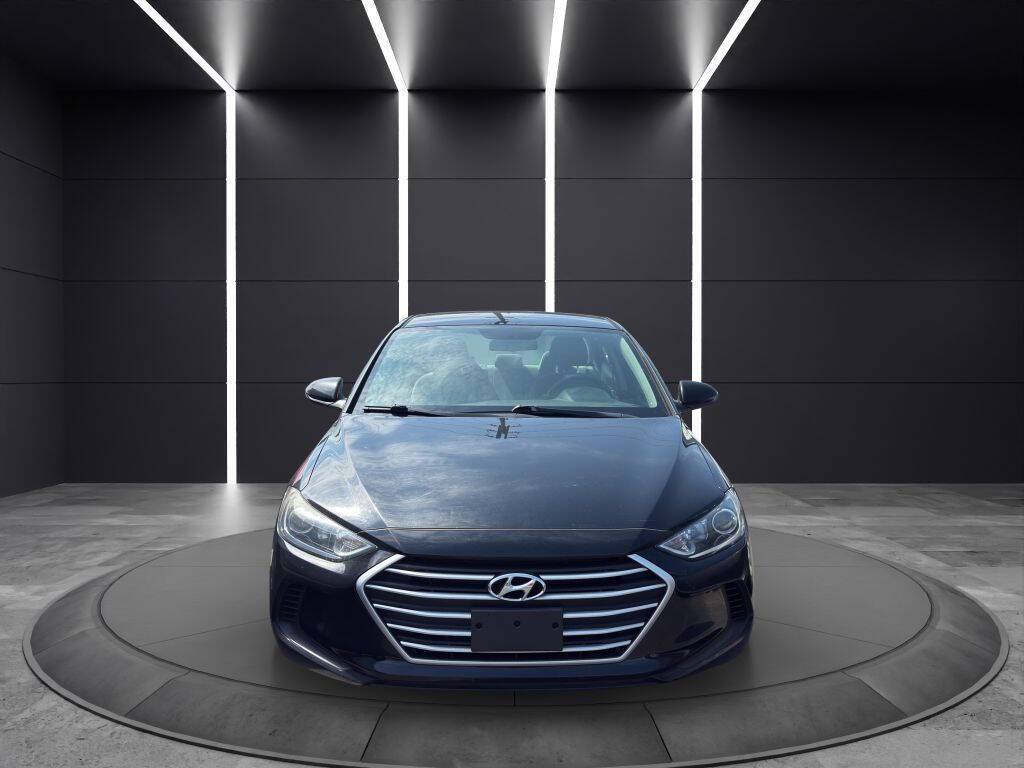 2017 Hyundai Elantra SE — Sedan — 77,587 mi — Columbus, OH
