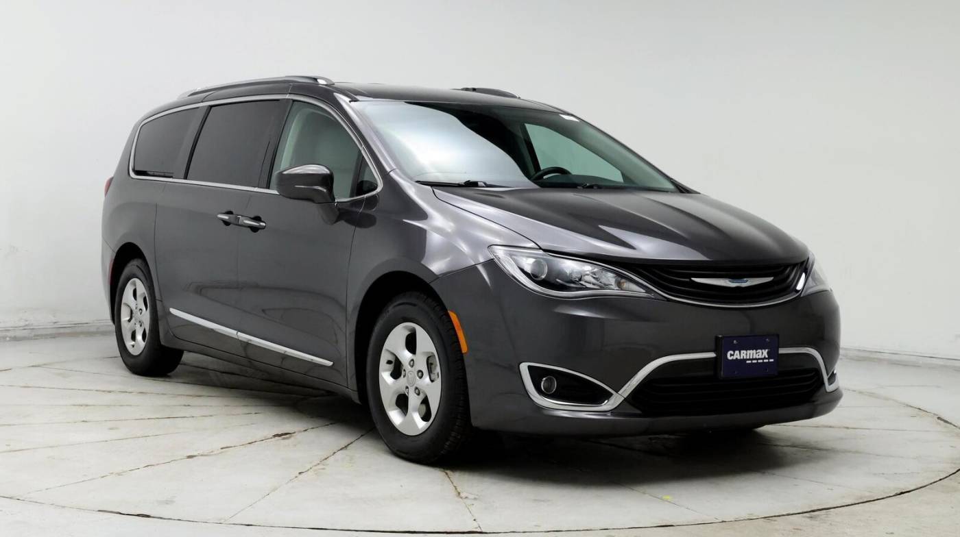 2018 Chrysler Pacifica Hybrid Touring L — Minivan — 63,157 mi — Loveland, CO