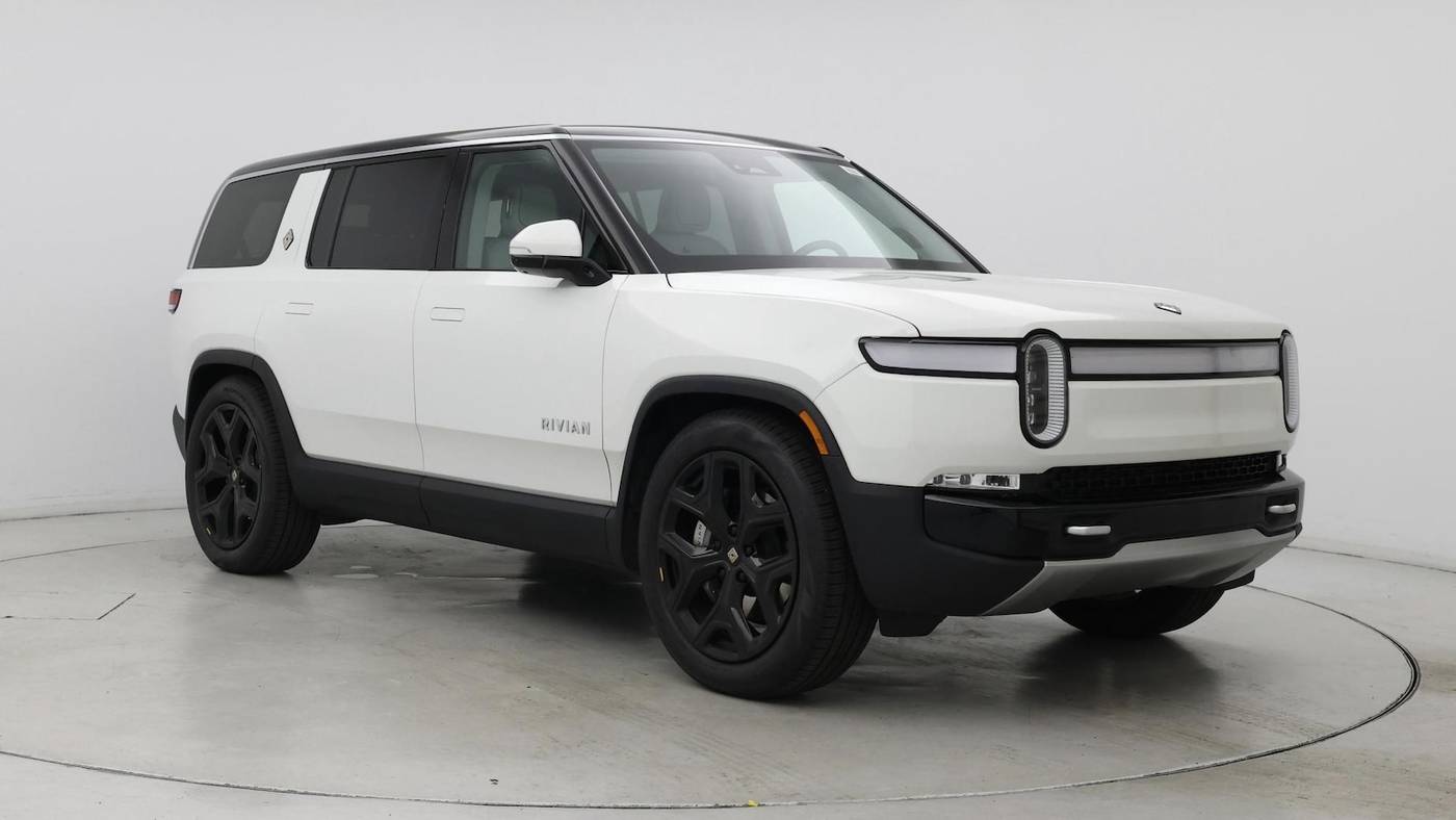 2024 Rivian R1S