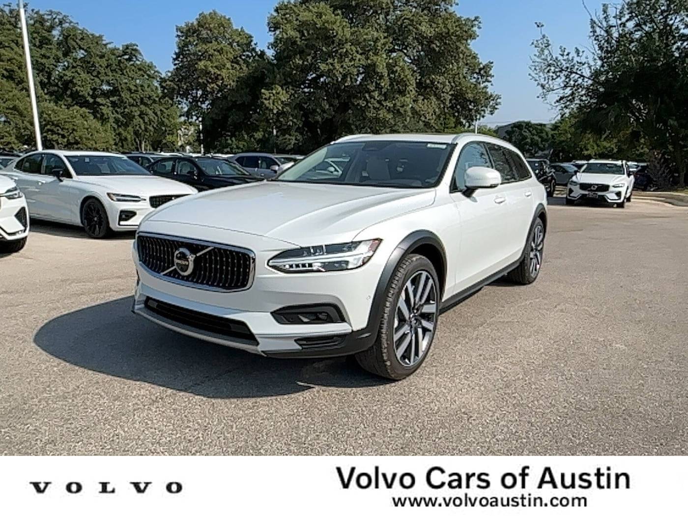 2025 Volvo V90 Cross Country Plus — Wagon — 5,277 mi — Austin, TX