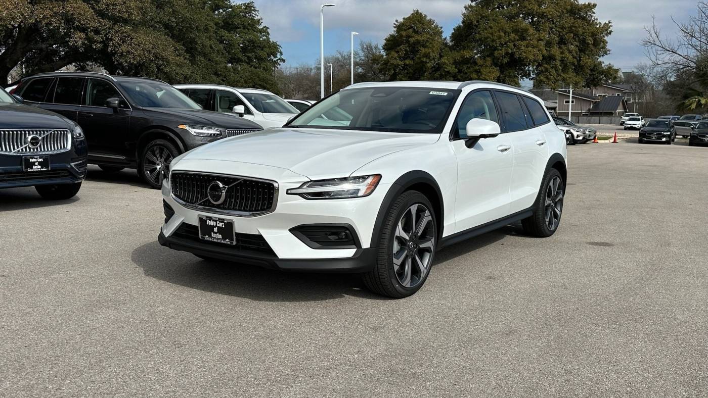 2024 Volvo V60 Cross Country Plus — Wagon — 5,205 mi — Austin, TX