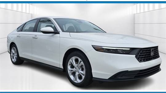 2025 Honda Accord LX — Sedan — 4,097 mi — North Miami Beach, FL