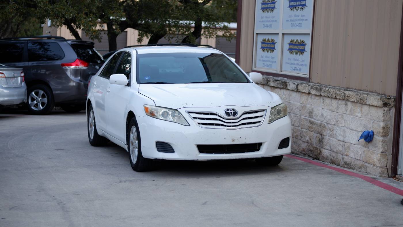 2011 Toyota Camry LE — Sedan — 180,224 mi — San Antonio, TX