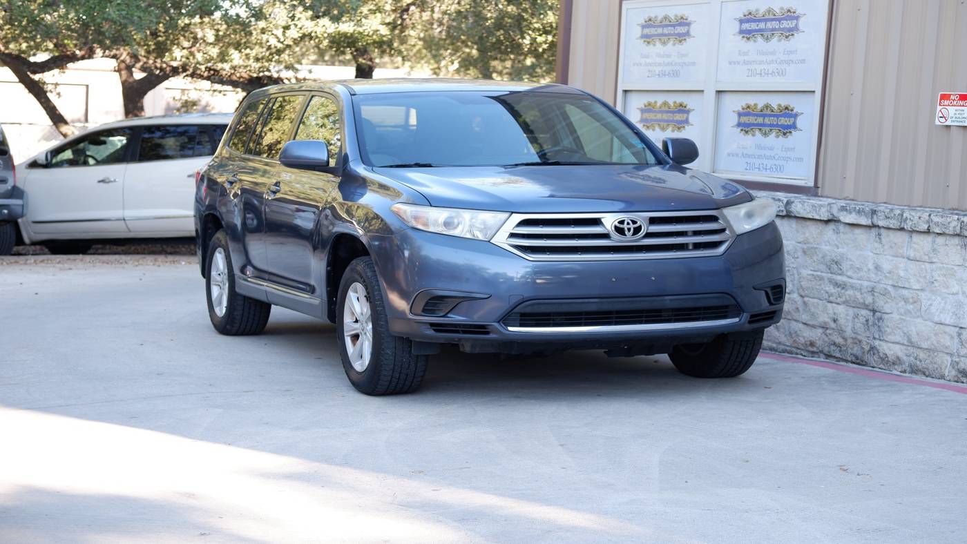 2013 Toyota Highlander Base — SUV — 209,678 mi — San Antonio, TX