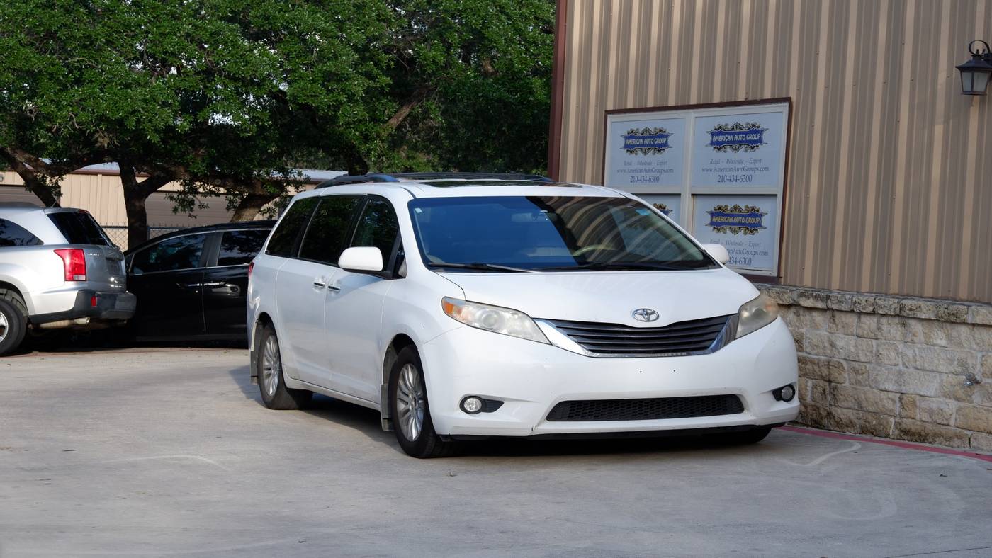 2011 Toyota Sienna XLE — Minivan — 213,517 mi — San Antonio, TX