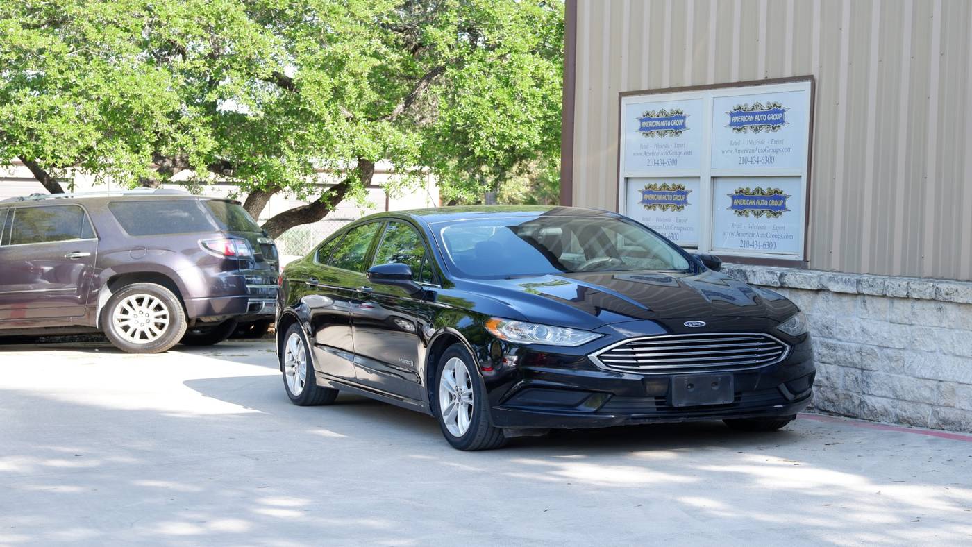 2018 Ford Fusion Hybrid SE — Sedan — 131,001 mi — San Antonio, TX