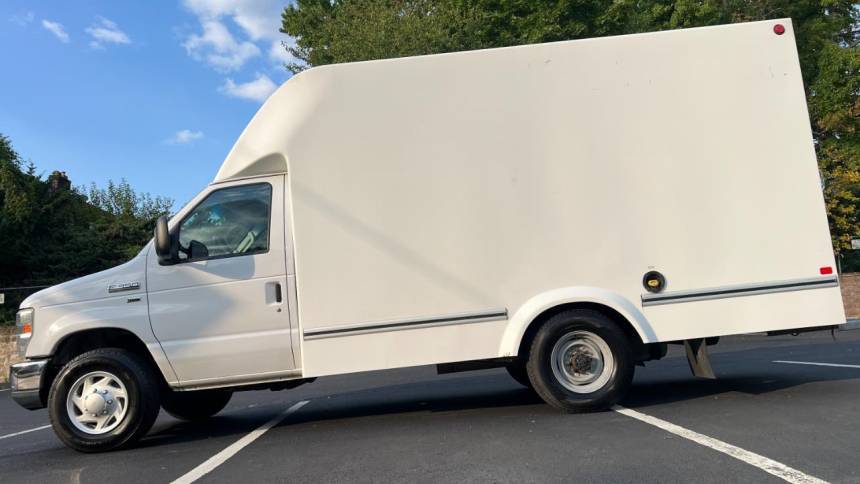 2015 Ford Econoline Commercial Cutaway E-350 — Chassis Cab Truck — 113,587 mi — Woodbury, NJ