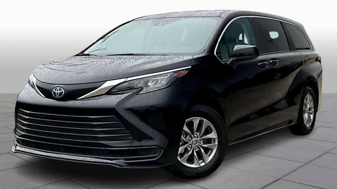 2024 Toyota Sienna LE — Minivan — 23,506 mi — Richmond, TX