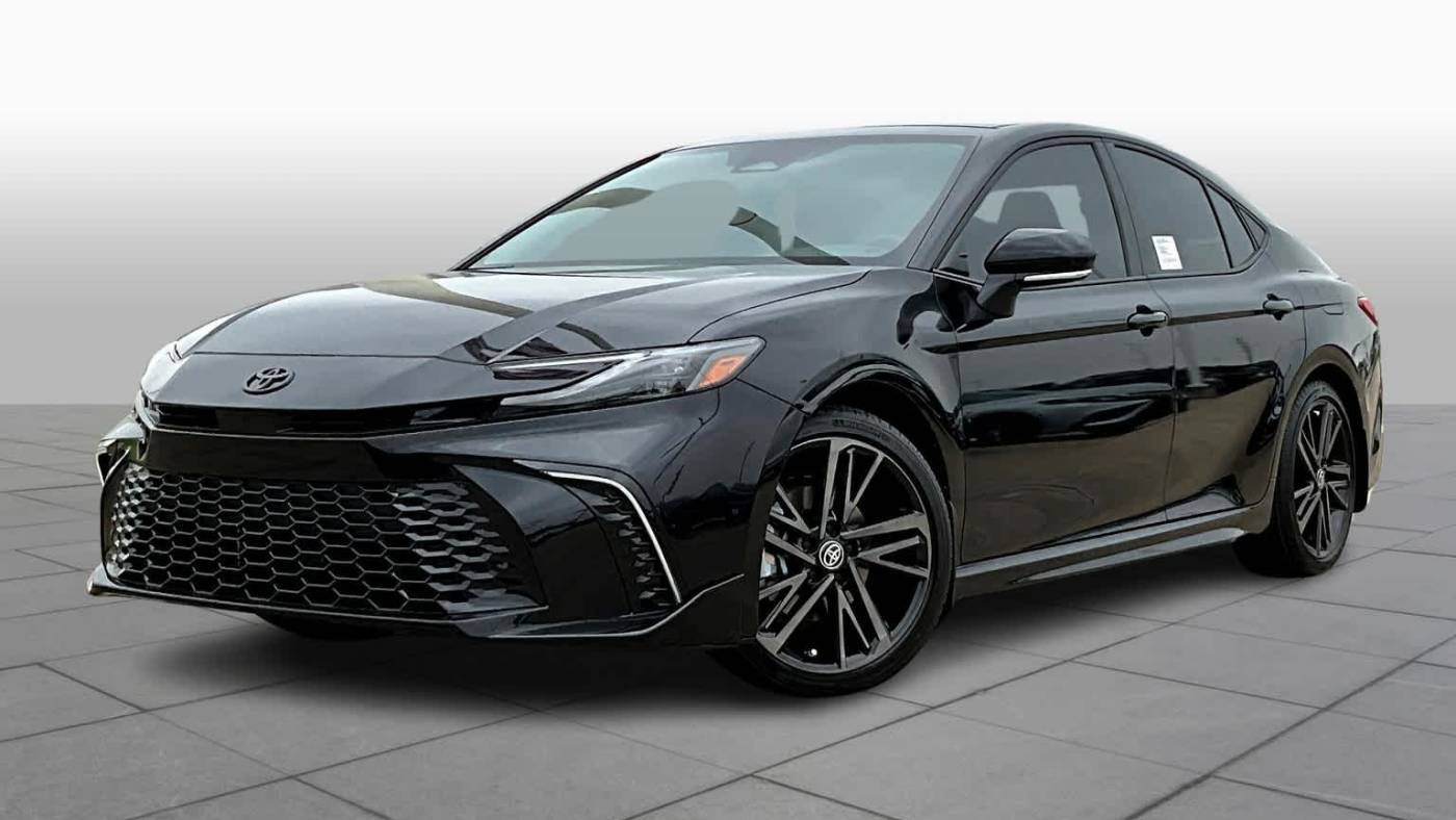 2025 Toyota Camry Hybrid XSE — Sedan — 8,236 mi — Richmond, TX