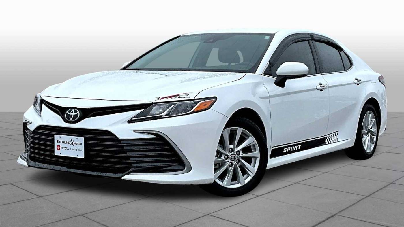2024 Toyota Camry LE — Sedan — 13,128 mi — Richmond, TX