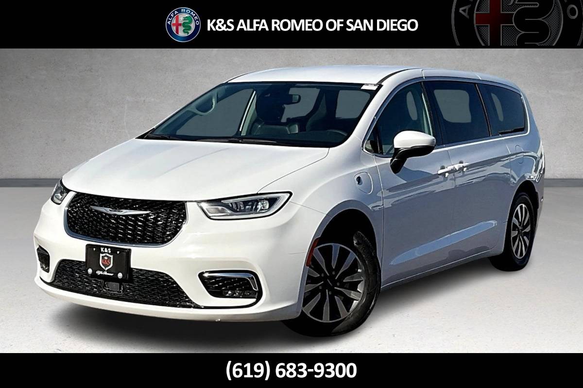 2023 Chrysler Pacifica Hybrid Touring L — Minivan — 51,608 mi — San Diego, CA