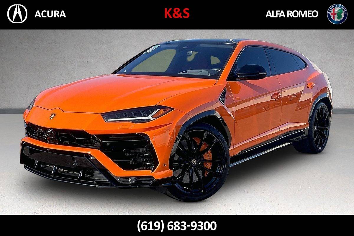 2022 Lamborghini Urus Standard