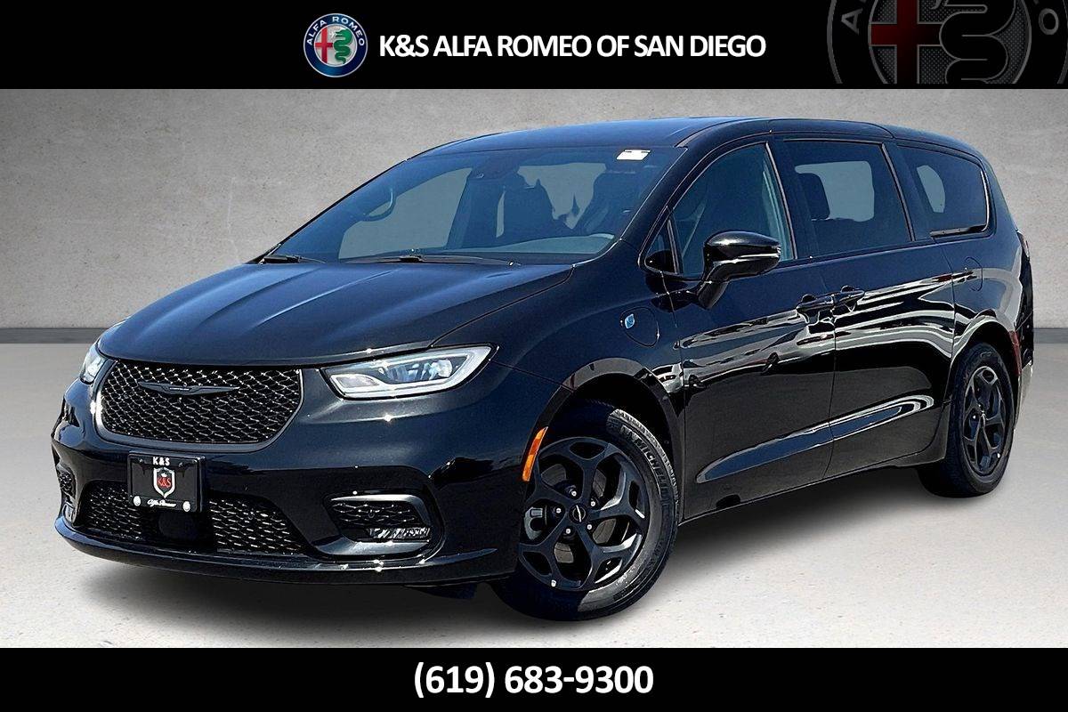 2022 Chrysler Pacifica Hybrid Touring L — Minivan — 15,023 mi — San Diego, CA